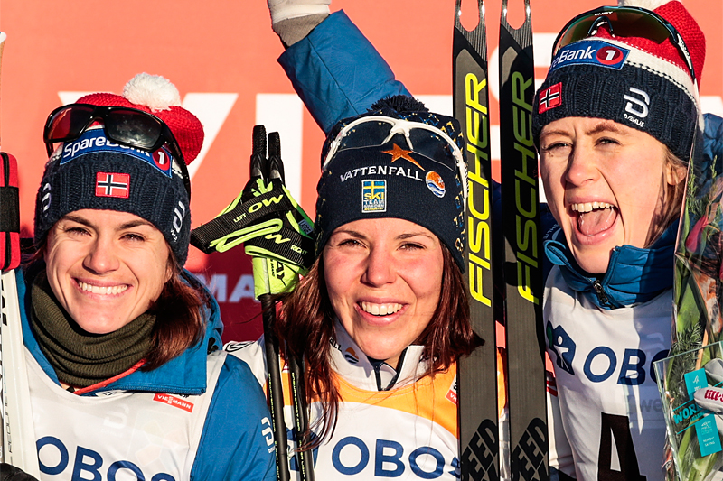 Damepallen på 15 km skiathlon under verdenscupen i Lillehammer 2017. Fra venstre: Heidi Weng (2. plass), Charlotte Kalla (1) og Ragnhild Haga (3). Foto: Modica/NordicFocus. Damepallen på 15 km skiathlon under verdenscupen i Lillehammer 2017. Fra venstre: Heidi Weng (2. plass), Charlotte Kalla (1) og Ragnhild Haga (3). Foto: Modica/NordicFocus.
