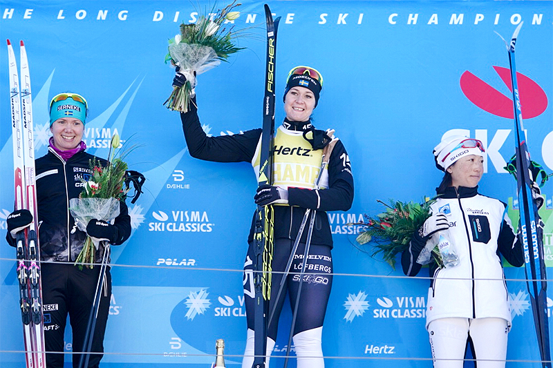 Seierspallen i Kaiser Maximilian Lauf, sesongens 3. renn i Visma Ski Classics. Fra venstre: Sara Lindborg (2. plass), Britta Johansson Norgren (1) og Masako Ishida (3). Foto: Magnus Östh/Visma Ski Classics. Seierspallen i Kaiser Maximilian Lauf, sesongens 3. renn i Visma Ski Classics. Fra venstre: Sara Lindborg (2. plass), Britta Johansson Norgren (1) og Masako Ishida (3). Foto: Magnus Östh/Visma Ski Classics.