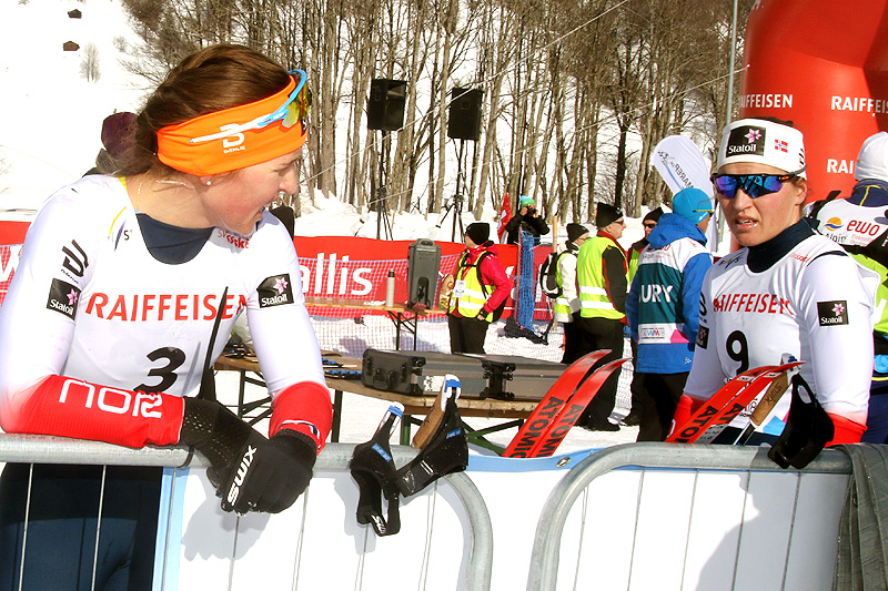 Tiril Udnes Weng (t.v.) og Lotta Udnes Weng etter skiathlon under U23-VM i Goms 2018. Foto: Erik Borg. Tiril Udnes Weng (t.v.) og Lotta Udnes Weng etter skiathlon under U23-VM i Goms 2018. Foto: Erik Borg.