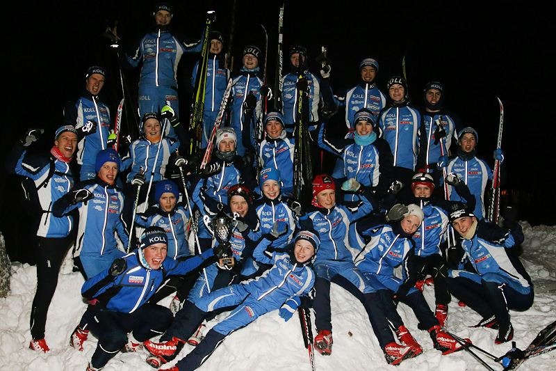 2004- og 2005-gjengen sørget sist helg for at IL Koll ble beste gutteklubb på Ungdommens Holmenkollrenn. De har flere dyktige trenere som også er med på dette bildet. Foto: Privat. 2004- og 2005-gjengen sørget sist helg for at IL Koll ble beste gutteklubb på Ungdommens Holmenkollrenn. De har flere dyktige trenere som også er med på dette bildet. Foto: Privat.