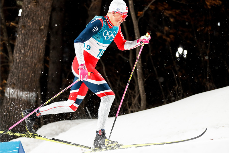 Johannes Høsflot Klæbo med sitt beryktede Klæbo-klyv under OL i Pyeongchang. Det er ingen tvil om at det ligger anselige mengder spenst- og hurtighetstrening bak et slikt rykk. Foto: Modica/NordicFocus. Johannes Høsflot Klæbo med sitt beryktede Klæbo-klyv under OL i Pyeongchang. Det er ingen tvil om at det ligger anselige mengder spenst- og hurtighetstrening bak et slikt rykk. Foto: Modica/NordicFocus.
