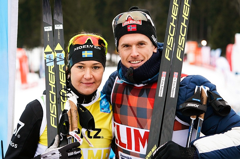 Britta Johansson Norgren og Morten Eide Pedersen vant Jizerska 2018. Foto: Magnus Östh/Visma Ski Classics. Britta Johansson Norgren og Morten Eide Pedersen vant Jizerska 2018. Foto: Magnus Östh/Visma Ski Classics.