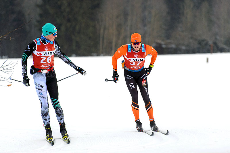 Vinjar Skogsholm (t.h., her i Kaiser Maximilan Lauf) forteller overfor Langrenn.com hvordan han jobber mellom sesongens to hovedmål, Vasaloppet og Birkebeinerrennet. Foto: Rauschendorfer/NordicFocus. Vinjar Skogsholm (t.h., her i Kaiser Maximilan Lauf) forteller overfor Langrenn.com hvordan han jobber mellom sesongens to hovedmål, Vasaloppet og Birkebeinerrennet. Foto: Rauschendorfer/NordicFocus.