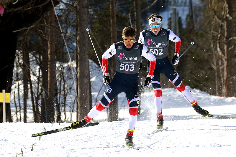 Thomas Helland Larsen suser inn til seier i eldste herreklasse under juniorenes Norgescup-finale i Alta 2018. Foto: Erik Borg. Thomas Helland Larsen suser inn til seier i eldste herreklasse under juniorenes Norgescup-finale i Alta 2018. Foto: Erik Borg.