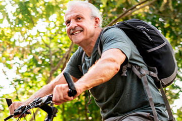 bs-Senior-biking-244048921-400