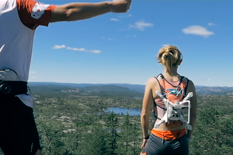 Løpere fra Team Oui Ski Mesmerise skuer ut over fagert norsk landskap i forbindelse med sin deltakelse under Olaf Skoglunds Minneløp og sesongens første runde av Guide World Classic Tour. Teamfoto/Charly Prod/YouTube. Løpere fra Team Oui Ski Mesmerise skuer ut over fagert norsk landskap i forbindelse med sin deltakelse under Olaf Skoglunds Minneløp og sesongens første runde av Guide World Classic Tour. Teamfoto/Charly Prod/YouTube.