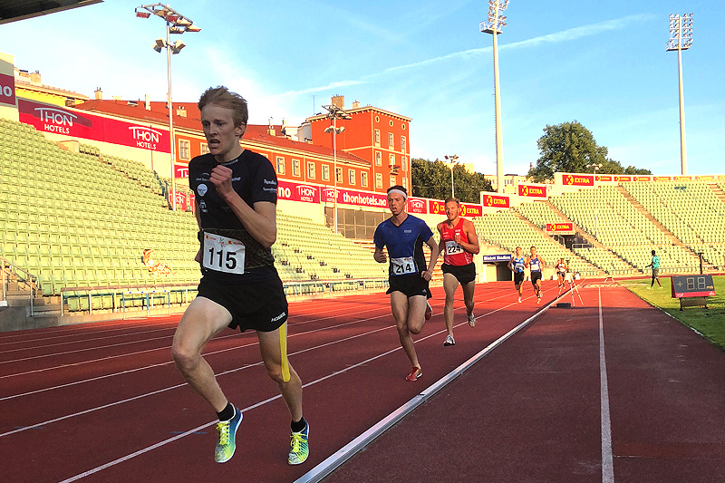 Eirik Mysen (i front) på vei mot råsterke 8:25,10 på 3000 meter under Oslo Sommerstevne 2018. Foto: Privat. Eirik Mysen (i front) på vei mot råsterke 8:25,10 på 3000 meter under Oslo Sommerstevne 2018. Foto: Privat.