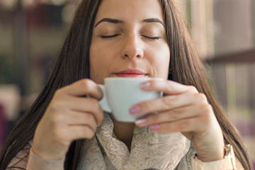 bs-Female_Coffee-231354487_400