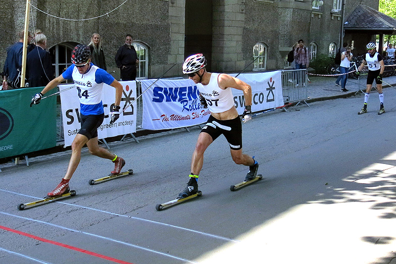 Daniel Svensson spurter til seier i Swecosprinten 2018, like foran Didrik Fjeld Elset. Fredrik Schwenke følger på tredjeplass. Arrangørfoto. Daniel Svensson spurter til seier i Swecosprinten 2018, like foran Didrik Fjeld Elset. Fredrik Schwenke følger på tredjeplass. Arrangørfoto.