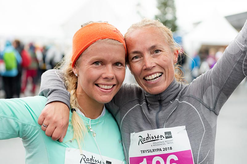 Tane Gresvik, til venstre, vant Trysilrypas 13 km terrengløp. Her sammen med nummer 2, Gunhild Nytrøen. Foto: Ola Matsson/Destinasjon Trysil. Tane Gresvik, til venstre, vant Trysilrypas 13 km terrengløp. Her sammen med nummer 2, Gunhild Nytrøen. Foto: Ola Matsson/Destinasjon Trysil.