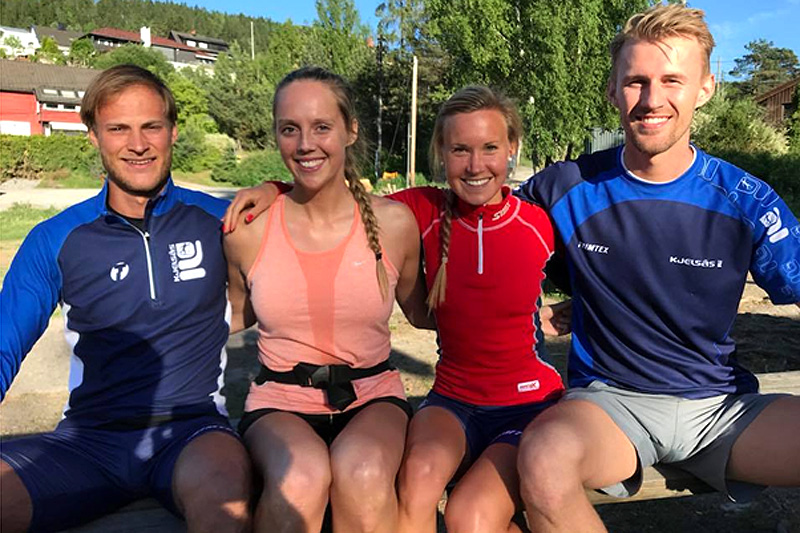Fra venstre hovedtrener Ola Kristoffer Tosterud sammen med «utsendte» Katrine Horsberg Lange (NTG Team China), Monika Kørra (norske juniorlandslaget) og tidligere hovedtrener Erik Bråten (kanadiske landslaget). Foto: Kjelsås Langrenn. Fra venstre hovedtrener Ola Kristoffer Tosterud sammen med «utsendte» Katrine Horsberg Lange (NTG Team China), Monika Kørra (norske juniorlandslaget) og tidligere hovedtrener Erik Bråten (kanadiske landslaget). Foto: Kjelsås Langrenn.