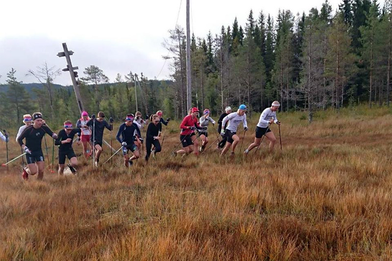 – Utøverne digger å løpe langtur i myr, sier Sandra Alise Lyngstad Hennum, trener for skiløperne på NTG Lillehammer. Foto: NTG Lillehammer. – Utøverne digger å løpe langtur i myr, sier Sandra Alise Lyngstad Hennum, trener for skiløperne på NTG Lillehammer. Foto: NTG Lillehammer.