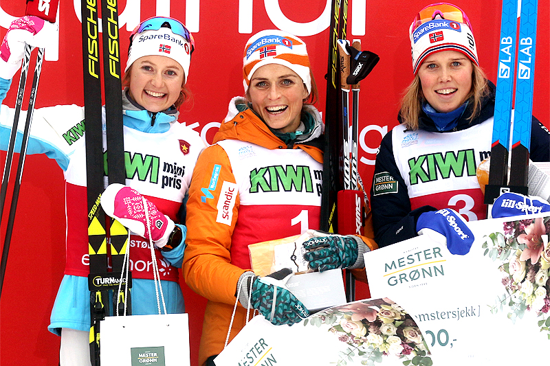 Seierspallen på damenes 10 km klassisk under Beitosprinten 2018. Fra venstre: Ingvild Flugstad Østberg (2.-plass), Therese Johaug (1) og Kari Øyre Slind (3). Foto: Erik Borg. Seierspallen på damenes 10 km klassisk under Beitosprinten 2018. Fra venstre: Ingvild Flugstad Østberg (2.-plass), Therese Johaug (1) og Kari Øyre Slind (3). Foto: Erik Borg.