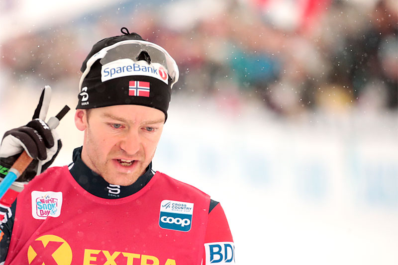Sjur Røthe inn til seier på 30 km i snøværet under verdenscupen på Beitostølen 2018. Foto: Modica/NordicFocus. Sjur Røthe inn til seier på 30 km i snøværet under verdenscupen på Beitostølen 2018. Foto: Modica/NordicFocus.