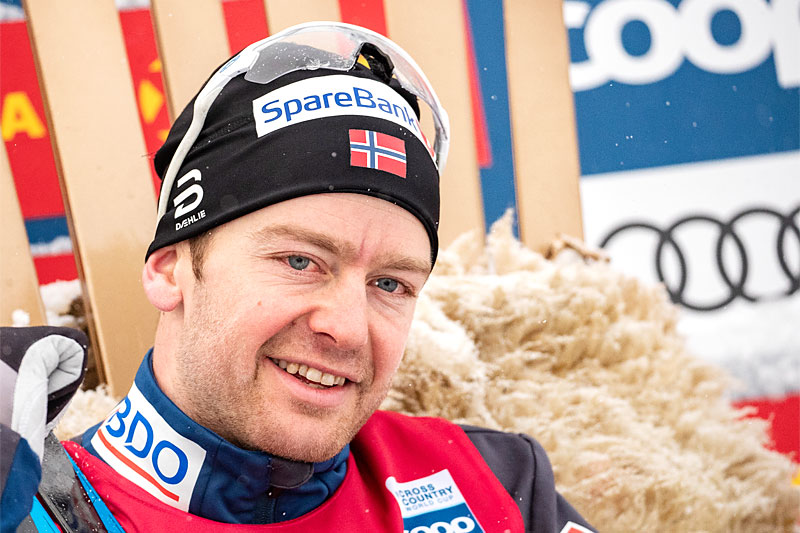 Sjur Røthe etter sin sterke seier på 30 km fri i verdenscupen på Beitostølen 2018. Foto: Modica/NordicFocus. Sjur Røthe etter sin sterke seier på 30 km fri i verdenscupen på Beitostølen 2018. Foto: Modica/NordicFocus.