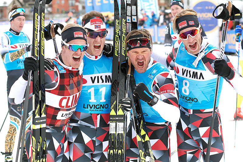 Team BN Bank-gutta jubler etter Ski Classics sin team-prolog i Livigno 2018. Fra venstre: Morten Eide Pedersen, Petter Eliassen, Øystein Pettersen og Simen Østensen. Foto: Rauschendorfer/NordicFocus. Team BN Bank-gutta jubler etter Ski Classics sin team-prolog i Livigno 2018. Fra venstre: Morten Eide Pedersen, Petter Eliassen, Øystein Pettersen og Simen Østensen. Foto: Rauschendorfer/NordicFocus.