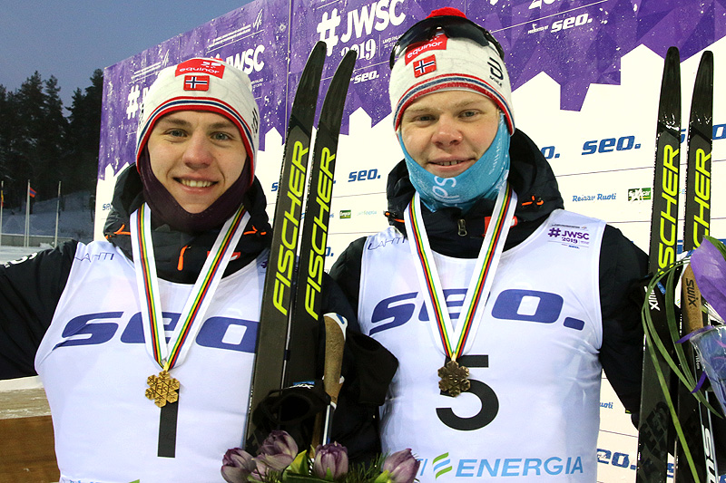 De norske medaljeherrene fra sprinten under U23-VM i Lahti 2019. Fra venstre: Erik Valnes (gull) og Joachim Aurland (bronse). Foto: Erik Borg. De norske medaljeherrene fra sprinten under U23-VM i Lahti 2019. Fra venstre: Erik Valnes (gull) og Joachim Aurland (bronse). Foto: Erik Borg.