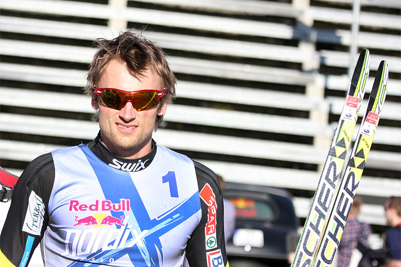 Petter Northug på et sponsorarrangement i Holmenkollen i regi av Red Bull. Foto: Geir Nilsen/Langrenn.com. Petter Northug på et sponsorarrangement i Holmenkollen i regi av Red Bull. Foto: Geir Nilsen/Langrenn.com.