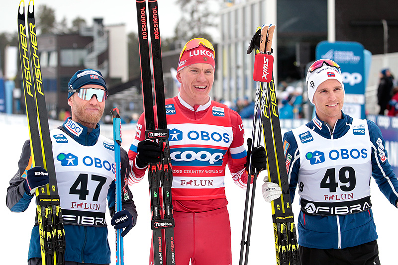 Seierspallen etter herrenes 15 km fri under verdenscupen i Falun 2019. Fra venstre: Martin Johnsrud Sundby (2.-plass), Alexander Bolshunov (1) og Didrik Tønseth (3). Foto: Modica/NordicFocus. Seierspallen etter herrenes 15 km fri under verdenscupen i Falun 2019. Fra venstre: Martin Johnsrud Sundby (2.-plass), Alexander Bolshunov (1) og Didrik Tønseth (3). Foto: Modica/NordicFocus.