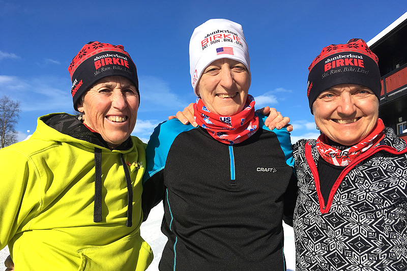 Til sammen har de gått Birken 95 ganger. Fra venstre: Nancy Bauer, Connie Meek og Lori Steinbach. Foto: Ingeborg Scheve. Til sammen har de gått Birken 95 ganger. Fra venstre: Nancy Bauer, Connie Meek og Lori Steinbach. Foto: Ingeborg Scheve.