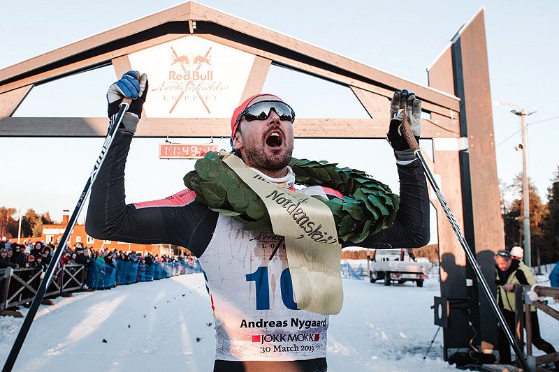 Andreas Nygaard jubler for seier i det 220 kilometer lange Nordenskiöldsloppet 2019. Foto: Adam Klingeteg / Red Bull Content Pool. Andreas Nygaard jubler for seier i det 220 kilometer lange Nordenskiöldsloppet 2019. Foto: Adam Klingeteg / Red Bull Content Pool.
