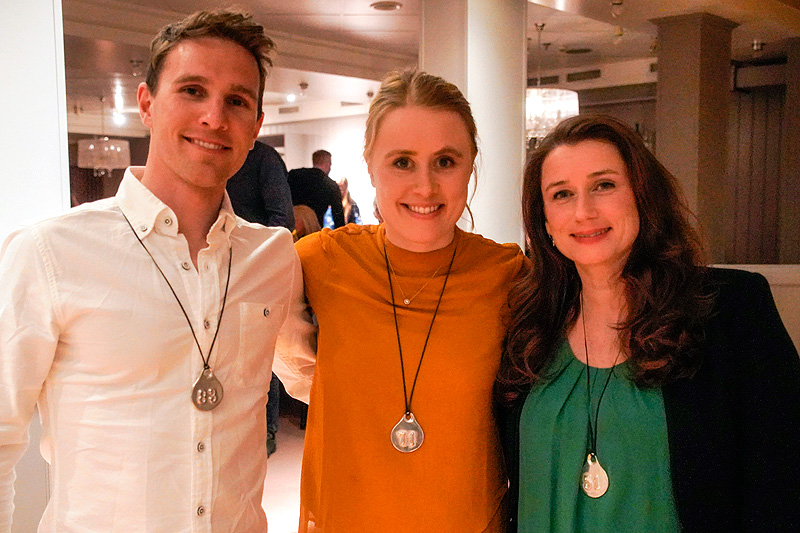 Didrik Tønseth (fra venstre), Ragnhild Haga og Marit Westgård mottok Slavemerket i forbindelse med Kobberløpet 2019. Foto: Svein Spjelkavik. Didrik Tønseth (fra venstre), Ragnhild Haga og Marit Westgård mottok Slavemerket i forbindelse med Kobberløpet 2019. Foto: Svein Spjelkavik.