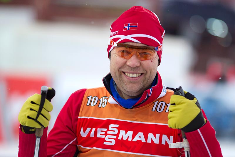 Halvard Hanevold på jobb under verdenscupen i Khanty-Mansiysk tilbake i 2016. Foto: Manzoni/NordicFocus. Halvard Hanevold på jobb under verdenscupen i Khanty-Mansiysk tilbake i 2016. Foto: Manzoni/NordicFocus.