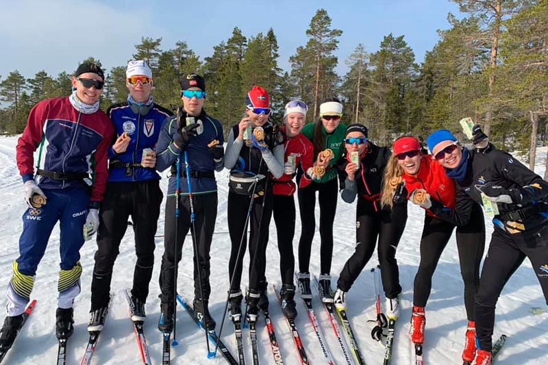 På Torsby idrottsgymnasium har du de förutsättningar som krävs för att testa hur långt du kan nå inom längdskidåkning. Här finns närhet, terräng, sparring och snö – året om. Foto: Linda Bengtsson. På Torsby idrottsgymnasium har du de förutsättningar som krävs för att testa hur långt du kan nå inom längdskidåkning. Här finns närhet, terräng, sparring och snö – året om. Foto: Linda Bengtsson.