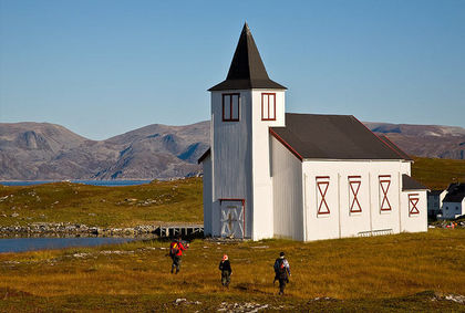 Dønnesfjord kirke - foto: Anne Olsen-Ryum