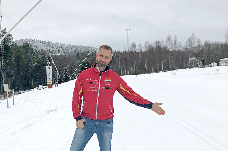 Konnerudrennets rennleder Hans-Christian Bjønnes Olsen i forkant av arrangementet 7. og 8. desember 2019. Foto: Konnerud IL. Konnerudrennets rennleder Hans-Christian Bjønnes Olsen i forkant av arrangementet 7. og 8. desember 2019. Foto: Konnerud IL.