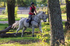 Sara Næss Hoem under en undervisningstime i terrengritt tidligere i år.
