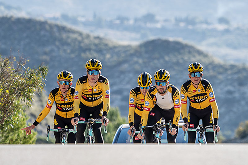 Team Jumbo-Visma søker inspirasjon blant nye idretter og ser flere likhetstrekk med langløp på ski og sykkelsporten. Team Jumbo-Visma søker inspirasjon blant nye idretter og ser flere likhetstrekk med langløp på ski og sykkelsporten.