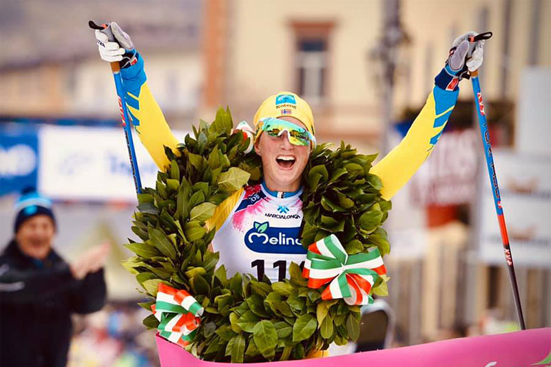 Kari Vikhagen Gjeitnes jubler over seier i Marcialonga 2020, sesongens 6. renn i Visma Ski Classics. Foto: Magnus Östh/Visma Ski Classics. Kari Vikhagen Gjeitnes jubler over seier i Marcialonga 2020, sesongens 6. renn i Visma Ski Classics. Foto: Magnus Östh/Visma Ski Classics.