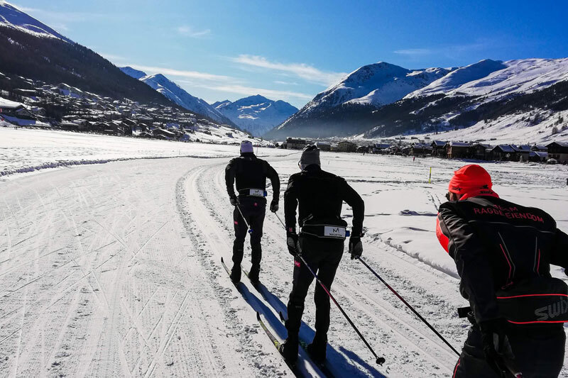 Team Ragde Eiendom ute på trening i forbindelse med konkurranser i Visma Ski Classics 2019-2020. Tord Asle Gjerdalen er nærmest kameraet. Foto: Team Ragde Eiendom. Team Ragde Eiendom ute på trening i forbindelse med konkurranser i Visma Ski Classics 2019-2020. Tord Asle Gjerdalen er nærmest kameraet. Foto: Team Ragde Eiendom.