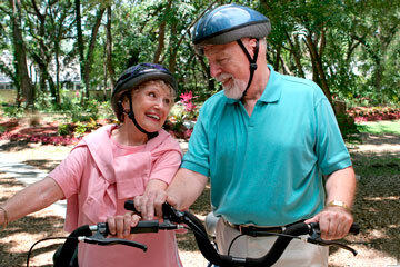 bs-A-happy-senior-couple--11977985-360