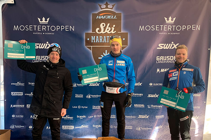 Herrenes seierspall i Hafjell Ski Marathon på 42 km klassisk. FV: Øyvind Moen Fjeld (2. plass), Stian Hoelgaard (1) og Eirik Brandsdal (3). Foto: Hafjell Ski Marathon. Herrenes seierspall i Hafjell Ski Marathon på 42 km klassisk. FV: Øyvind Moen Fjeld (2. plass), Stian Hoelgaard (1) og Eirik Brandsdal (3). Foto: Hafjell Ski Marathon.