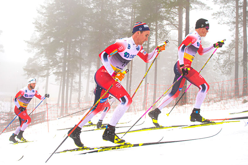 Didrik Tønseth, Johannes Høsflot Klæbo og Martin Johnsrud Sundby er godt plassert i feltet under 5-mila i Holmenkollen 2020. Foto: Thibaut/NordicFocus. Didrik Tønseth, Johannes Høsflot Klæbo og Martin Johnsrud Sundby er godt plassert i feltet under 5-mila i Holmenkollen 2020. Foto: Thibaut/NordicFocus.