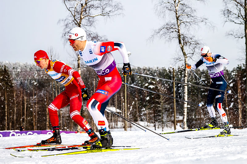 Eirik Brandsdal kniver med Alexander Bolshunov i sprinten under verdenscupen i Drammen 2020, som for anledningen var flyttet opp til Konnerud. Foto: Modica/NordicFocus. Eirik Brandsdal kniver med Alexander Bolshunov i sprinten under verdenscupen i Drammen 2020, som for anledningen var flyttet opp til Konnerud. Foto: Modica/NordicFocus.