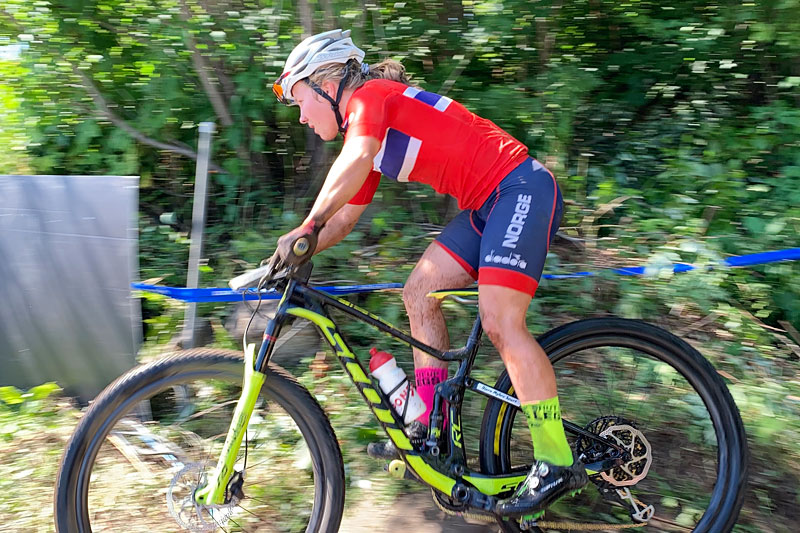 Helene Marie Fossesholm, nå på elitelandslaget i langrenn, under VM i terrengsykling 2019. Foto: Eddy Knudsen Storsæter. Helene Marie Fossesholm, nå på elitelandslaget i langrenn, under VM i terrengsykling 2019. Foto: Eddy Knudsen Storsæter.