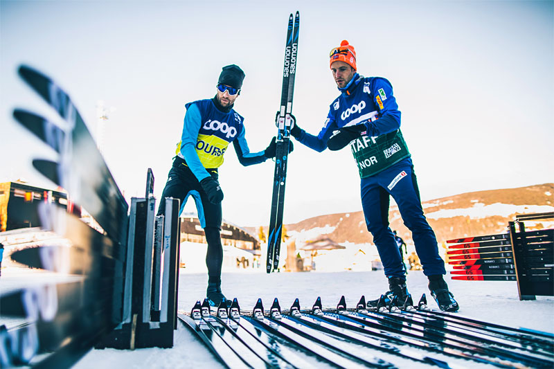 Illustrasjonsbilde: Salomon sitt Racing Team i sving under verdenscupen i langrenn. Foto: NordicFocus. Salomon sitt Racing Team i sving under verdenscupen i langrenn. Foto: NordicFocus.