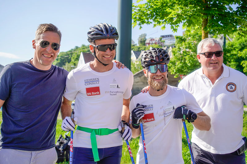 Team Eidissen BN Bank. Fra venstre: Svein Tore Samdal (BN Bank), Niklas Dyrhaug, Martin Johnsrud Sundby og Benn Eidissen (næringsdrivende). Foto: Svein Spjelkavik. Team Eidissen BN Bank. Fra venstre: Svein Tore Samdal (BN Bank), Niklas Dyrhaug, Martin Johnsrud Sundby og Benn Eidissen (næringsdrivende). Foto: Svein Spjelkavik.