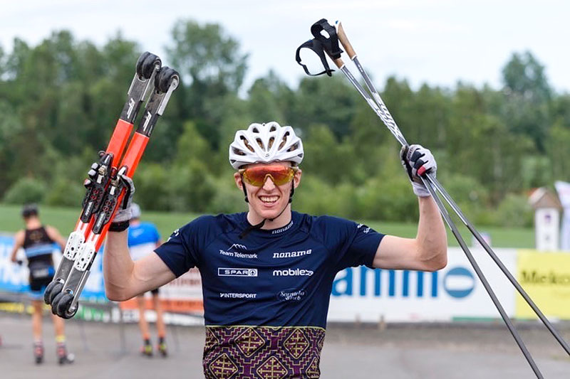 Eirik Mysen jubler etter å ha vunnet TotenRullen 2020 over 15 km i klassisk teknikk. Foto: Ådne Strandlie. Eirik Mysen jubler etter å ha vunnet TotenRullen 2020 over 15 km i klassisk teknikk. Foto: Ådne Strandlie.
