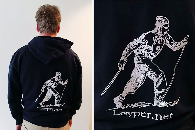 Løyper.net sine hettejakker med tøff langrennslogo av høy kvalitet, med stor tetthet av bomull og med YKK-glidelåser kjent for sin gode slitestyrke. Foto: Løyper.net. Løyper.net sine hettejakker med tøff langrennslogo av høy kvalitet, med stor tetthet av bomull og med YKK-glidelåser kjent for sin gode slitestyrke. Foto: Løyper.net.
