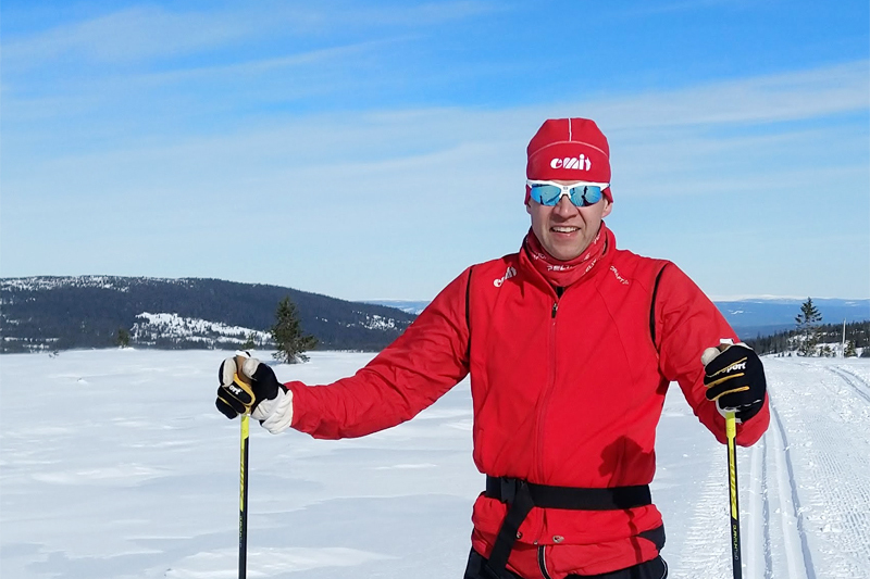 Tommy Jauhojärvi fra bedriften Emit som jobber med tidtakerutstyr. Foto: Lotte Jauhojärvi Markussen. Tommy Jauhojärvi fra bedriften Emit som jobber med tidtakerutstyr. Foto: Lotte Jauhojärvi Markussen.