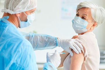 bs-Practitioner-vaccine-383556995-360