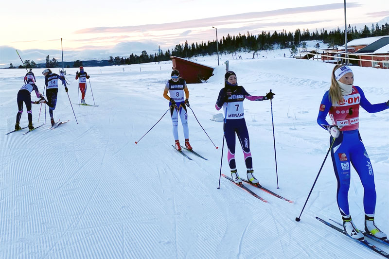 Utøvere som gjør seg klar for internt skirenn over 5 og 10 km i fri teknikk ved Meråker Videregående skole nå i den spesielle koronavinteren. Skolefoto. Utøvere som gjør seg klar for internt skirenn over 5 og 10 km i fri teknikk ved Meråker Videregående skole nå i den spesielle koronavinteren. Skolefoto.