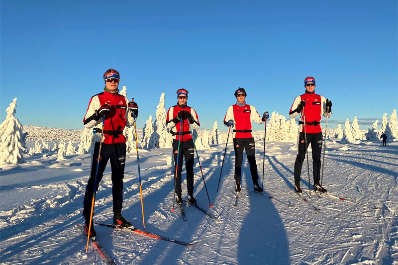 Skiløpere ved NTG Lillehammer har kort vei til innbydende og snøsikre områder og lang vinter. Foto: NTG Lillehammer. Skiløpere ved NTG Lillehammer har kort vei til innbydende og snøsikre områder og lang vinter. Foto: NTG Lillehammer.
