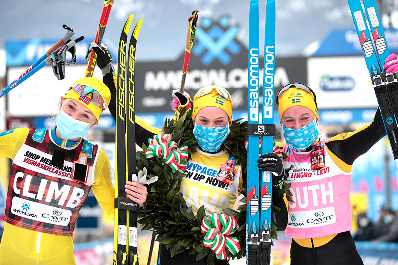 Damenes seierspall i Marcialonga 2021. FV: Emilie Fleten (2. plass), Lina Korsgren (1) og Ida Dahl (3). Foto: Modica/NordicFocus. Damenes seierspall i Marcialonga 2021. FV: Emilie Fleten (2. plass), Lina Korsgren (1) og Ida Dahl (3). Foto: Modica/NordicFocus.