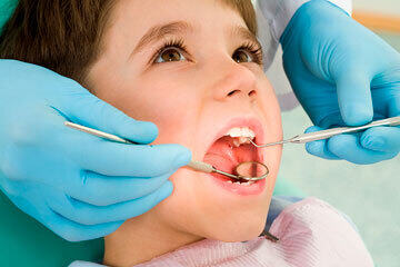 bs-Dentist-child-4955112-360