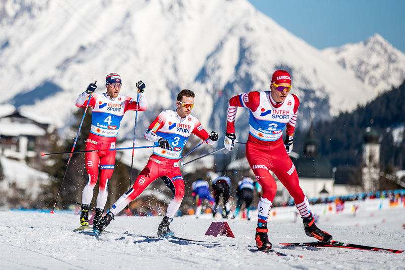 Alexander Bolshunov, Sjur Røthe og Martin Johnsrud Sundby ute på skiathlon under VM i Seefeld. Foto: Modica/NordicFocus. Alexander Bolshunov, Sjur Røthe og Martin Johnsrud Sundby ute på skiathlon under VM i Seefeld. Foto: Modica/NordicFocus.